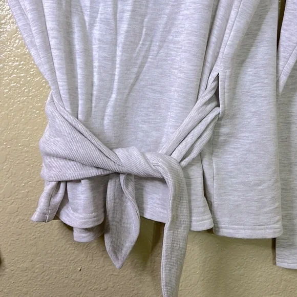 ATHLETA WRAP BLOUSE MEDIUM - Picture 4 of 7